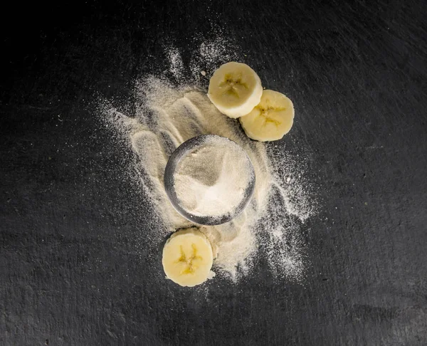 Porción de plátano molido en una losa de pizarra —  Fotos de Stock
