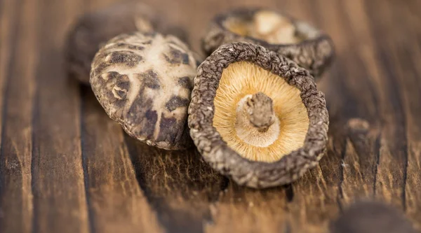 Biraz ev yapımı Shiitake mantar — Stok fotoğraf