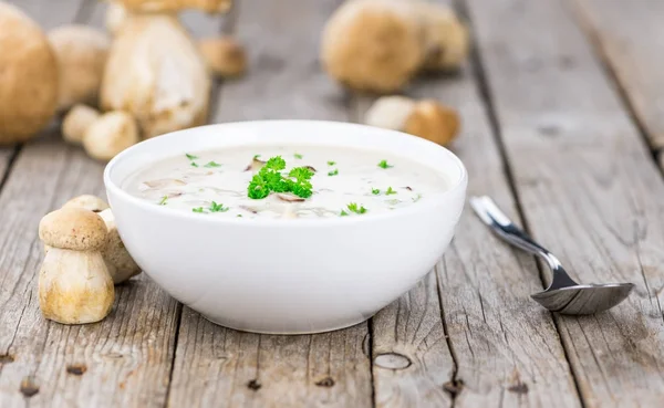 Hausgemachte Steinpilzsuppe — Stockfoto