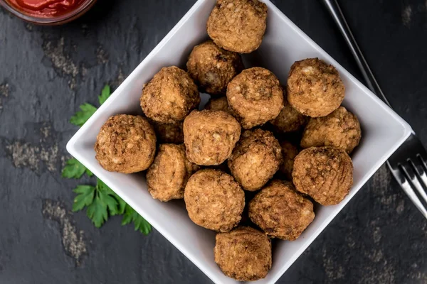 Boulettes de viande fraîches maison — Photo