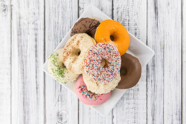 Süße glasierte Donuts — Stockfoto