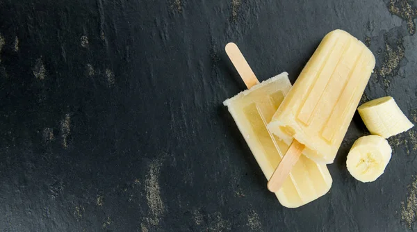 Banana Popsicles i banan — Zdjęcie stockowe