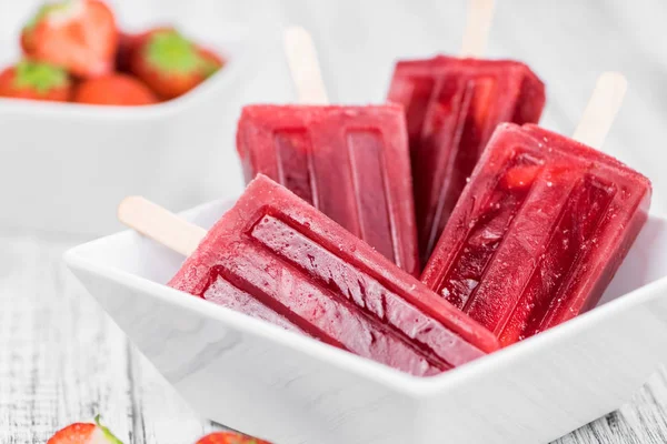 Truskawka strzał szczegół Popsicles — Zdjęcie stockowe