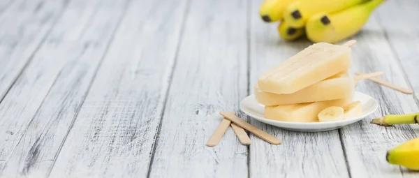 Banan isglass på en vintage bakgrund — Stockfoto