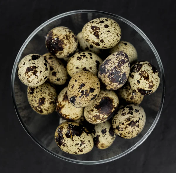 Fresh Quail Eggs as detailed close-up shot (selective focus) — ストック写真