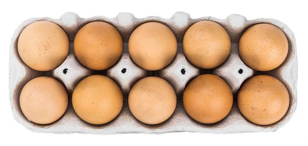 白で単離されたいくつかの生の卵（選択的焦点） — ストック写真