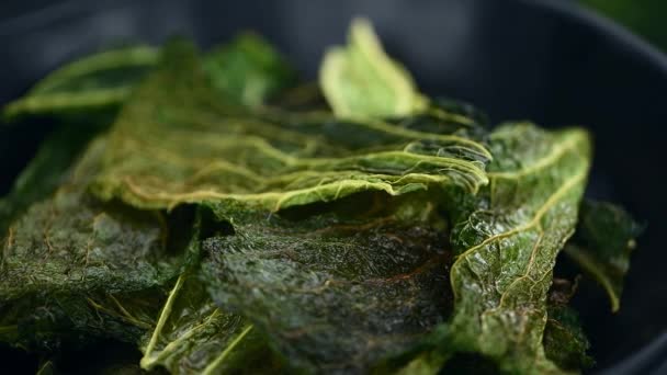 Portion Fresh Made Crispy Savoy Cabbage Chips Seamless Loopable — 비디오