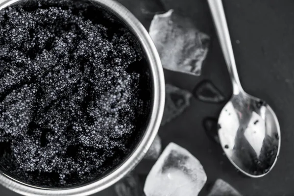 Caviar Una Losa Pizarra Aspecto Vintage Enfoque Selectivo —  Fotos de Stock