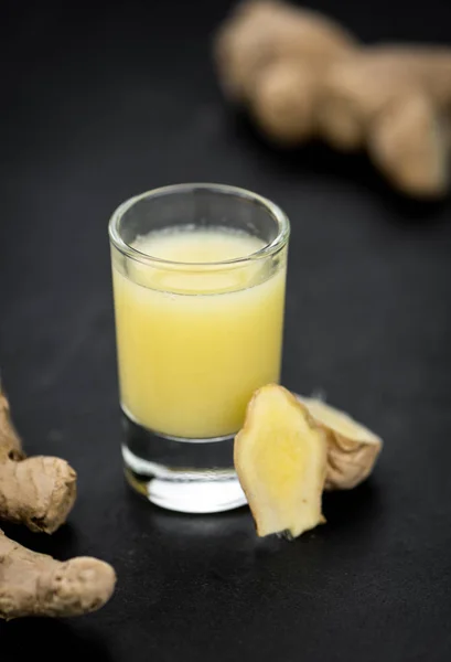 Fresh Made Ginger Drink Slate Slab Close Shot Selective Focus — Foto Stock