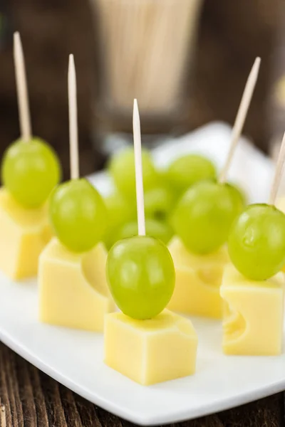 Cheese Blocks Grapes Close Shot Selective Focus Partyfood — Stock Photo, Image