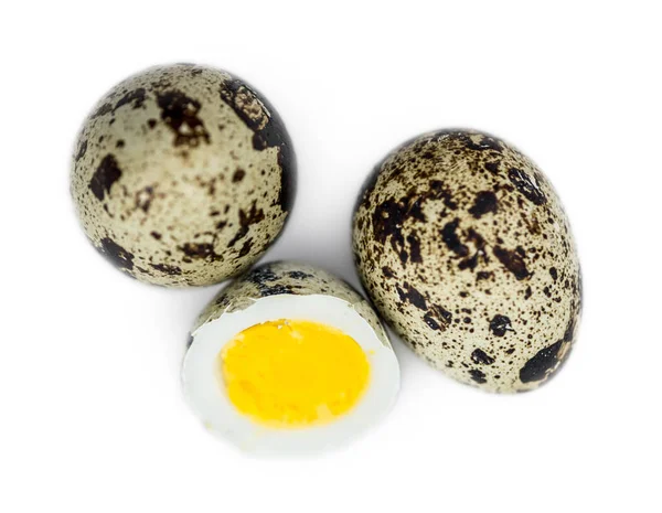 Porción Huevos Codorniz Aislados Sobre Fondo Blanco Enfoque Selectivo — Foto de Stock