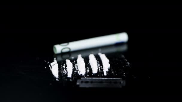 Κοκαΐνη Περιστρεφόμενη Σκοτεινή Πλάκα Αδιάλειπτη Loopable Πλάνα — Αρχείο Βίντεο