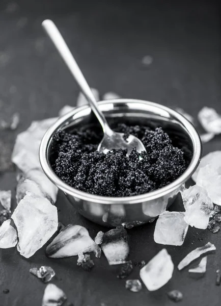 Caviar Uma Laje Ardósia Aparência Vintage Foco Seletivo — Fotografia de Stock