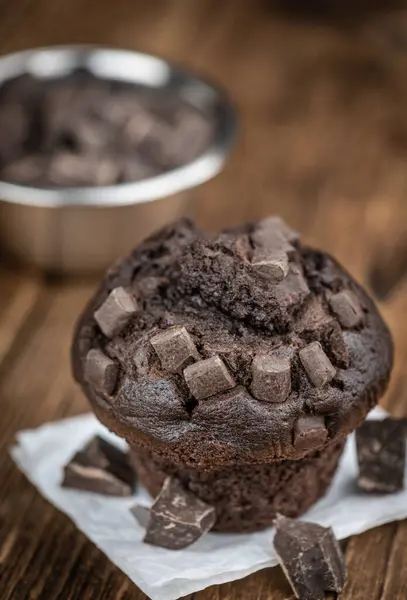 Vintage Träbord Med Chokladmuffins Selektivt Fokus Närbild — Stockfoto