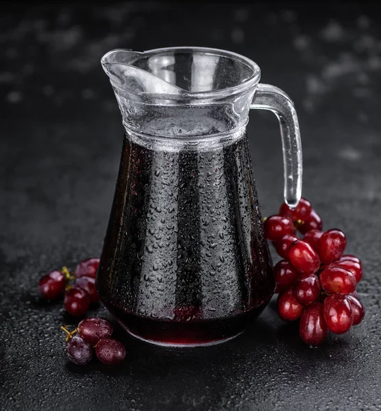 石板上健康红葡萄汁的配料 选择性聚焦 — 图库照片