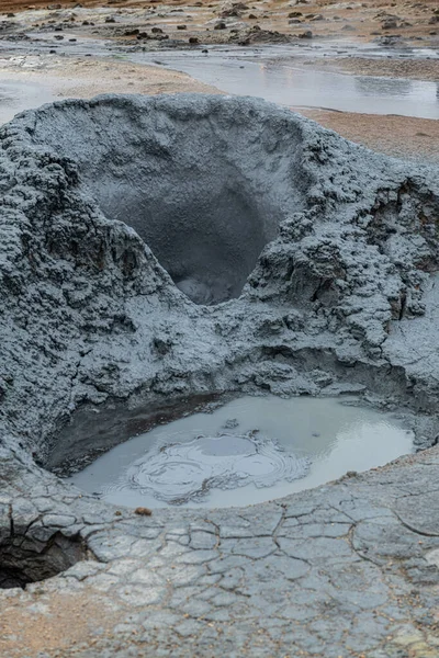 冰岛北部Hverir地热地区的泥塘 — 图库照片
