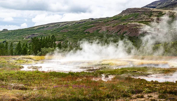 Aguas Termales Zona Geotérmica Haukadalur Largo Del Círculo Dorado Oeste — Foto de Stock