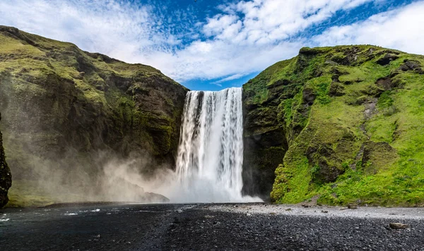 Skogafoss Vattenfall Södra Island Sommardag — Stockfoto