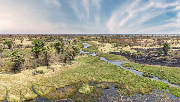 Śmigłowiec Safari Delcie Okavango Botswana Podczas Miłego Słonecznego Dnia — Zdjęcie stockowe