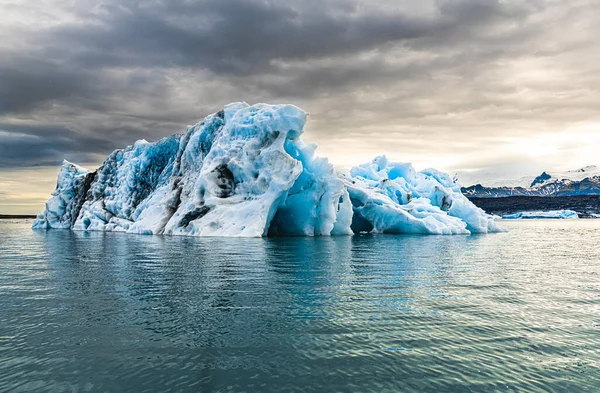 Ледниковая Лагуна Йокульсарлон Восточной Части Исландии Пасмурный День — стоковое фото