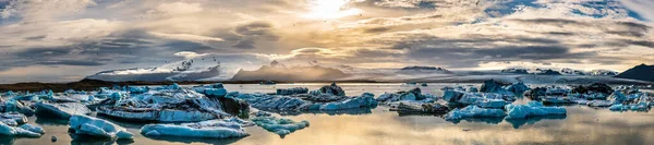 Slavná Ledovcová Laguna Jokulsarlonu Island Při Západu Slunce — Stock fotografie