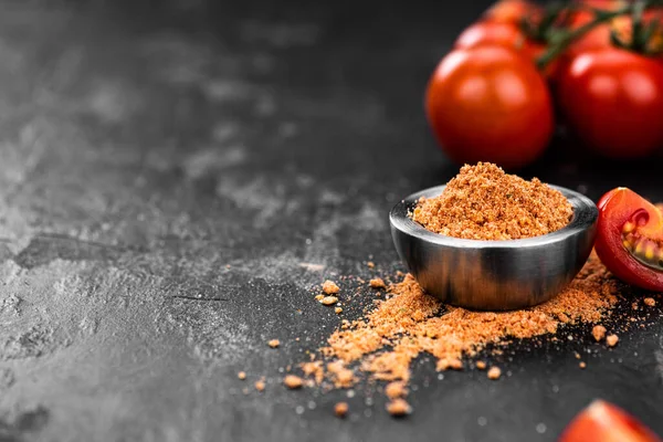 Tomate Polvo Plano Detallado Enfoque Selectivo Sobre Fondo Vintage — Foto de Stock