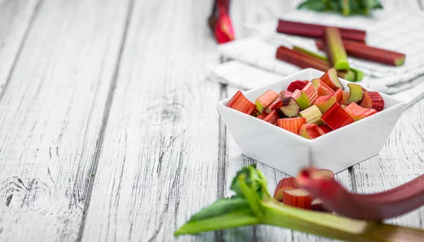 Rhubarb Cincang Sebagai Tembakan Jarak Dekat Yang Rinci Fokus Selektif — Stok Foto