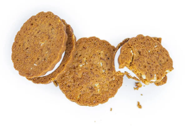 Haselnuss Sahne Kekse Isoliert Auf Weißem Hintergrund Nahaufnahme — Stockfoto