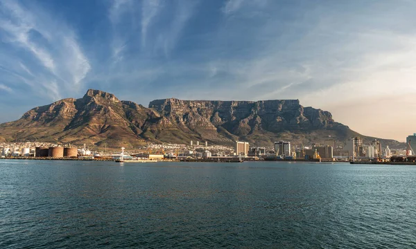Kaapstad Uitzicht Het Water Vanaf Een Boot Met Dramatisch Licht — Stockfoto
