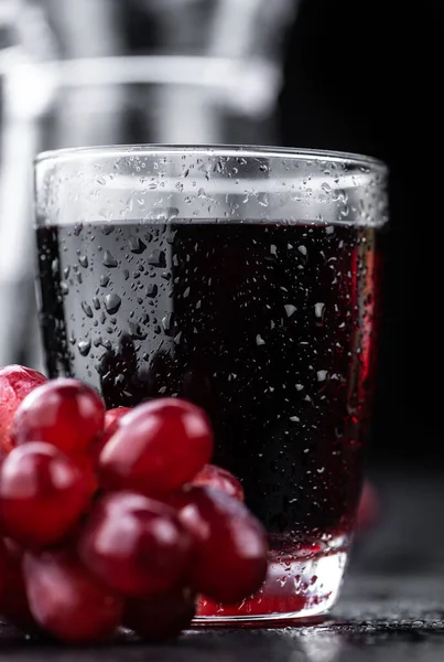 Portion Healthy Red Grape Juice Slate Slab Selective Focus — Stock Photo, Image