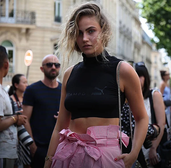 Sokakta Paris