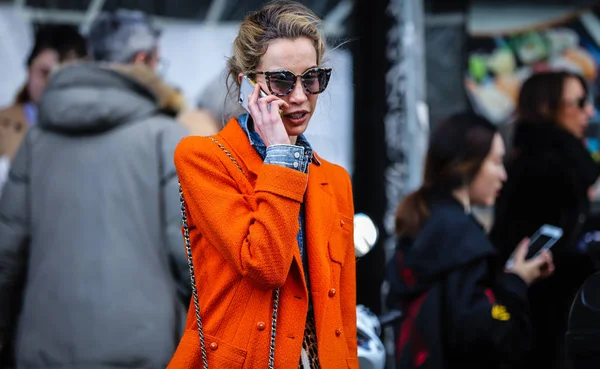 2019 년 1 월 20 일에 확인 함 . Milano fashion week street style 20 febbraio 2019 — 스톡 사진