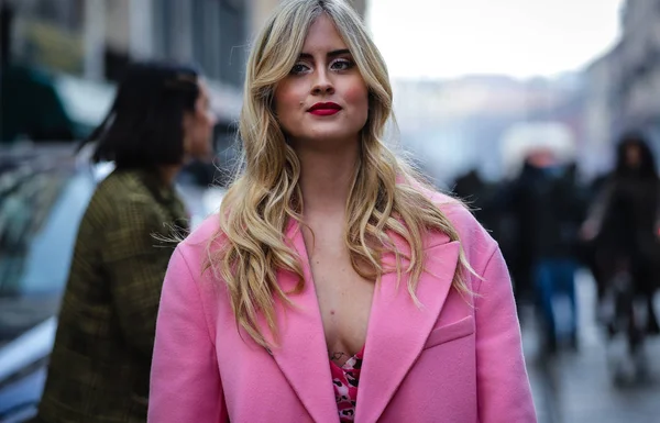 Milano Fashion Week Streetstyle 20 fevereiro 2019 — Fotografia de Stock