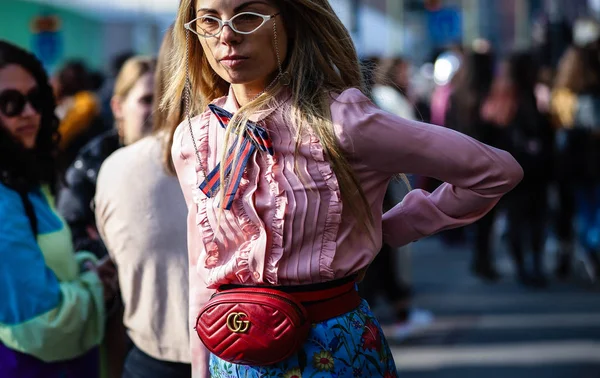 Milano Fashion Week Streetstyle 20 febbraio 2019 — Foto Stock