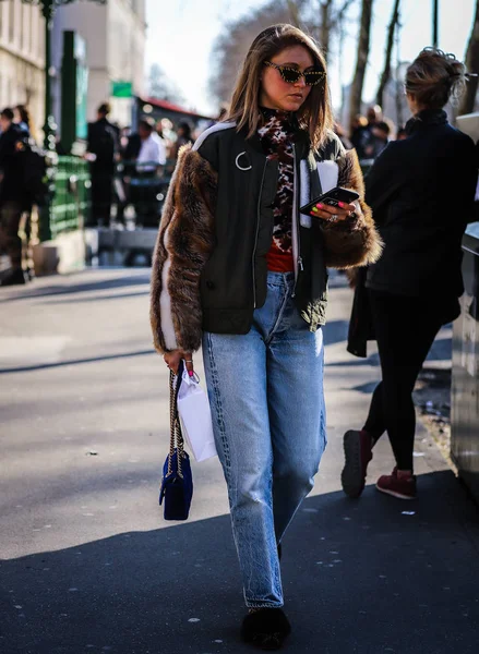 Street Style, Herfst Winter 2019, Paris Fashion Week, Frankrijk - 26 — Stockfoto