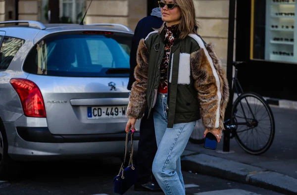Street Style, Fall Winter 2019, Paris Fashion Week, France - 26 — Stok Foto