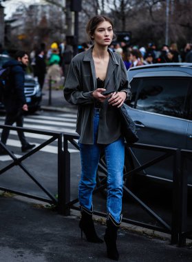 Sokak Tarzı, Sonbahar Kış 2019, Paris Moda Haftası, Fransa - 01 