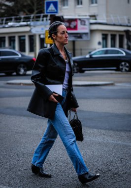 Sokak Tarzı, Sonbahar Kış 2019, Paris Moda Haftası, Fransa - 01 