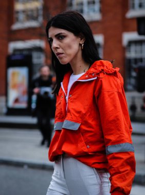 Sokak Tarzı, Sonbahar Kış 2019, Paris Moda Haftası, Fransa - 01 