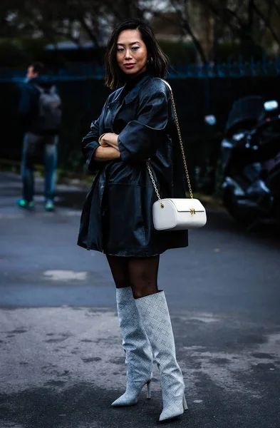 Street Style, őszi tél 2019, Párizs Fashion Week, Franciaország - 01 — Stock Fotó
