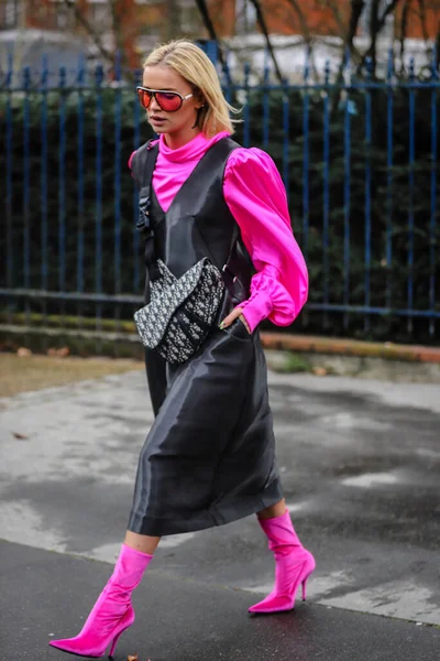 Street Style, Fall Winter 2019, Paris Fashion Week, France - 01 — Stock Photo, Image