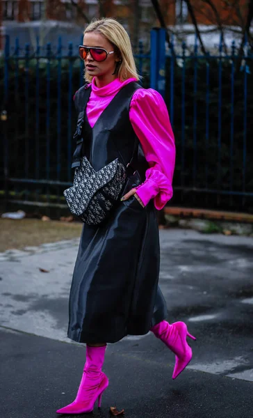 Street Style, Fall Winter 2019, Paris Fashion Week, France - 01 — Stock Photo, Image