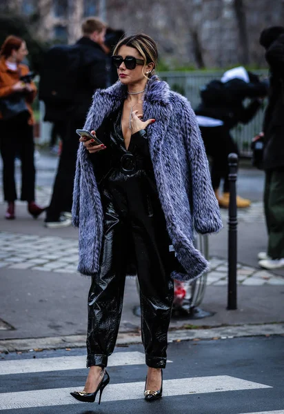 Street Style, Herfst Winter 2019, Paris Fashion Week, Frankrijk - 01 — Stockfoto