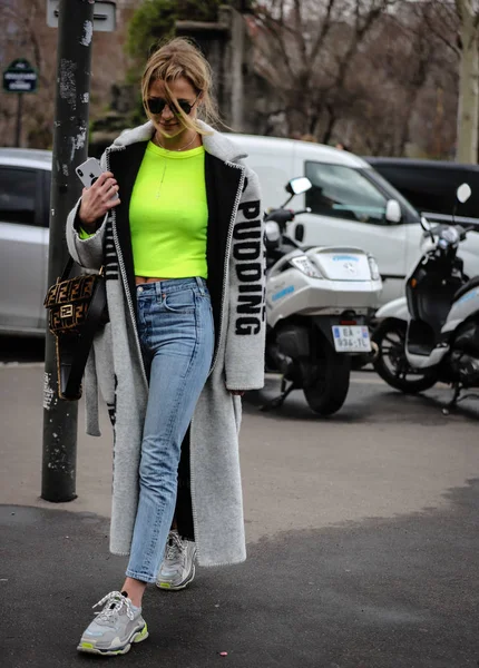 Sokak Tarzı, Sonbahar Kış 2019, Paris Moda Haftası, Fransa - 01 