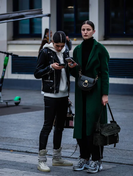 Gatustil, Höstvinter 2019, Paris Fashion Week, Frankrike - 01 — Stockfoto