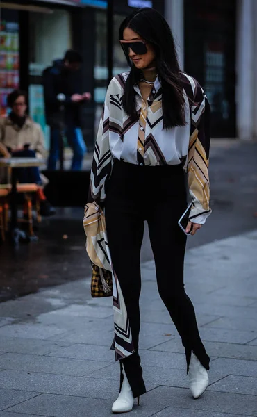 Sokak Tarzı, Sonbahar Kış 2019, Paris Moda Haftası, Fransa - 02 