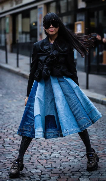 Street Style, Fall Winter 2019, Paris Fashion Week, Франция - 02 — стоковое фото