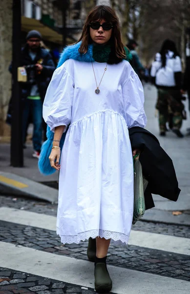 Street Style, Fall Winter 2019, Paris Fashion Week, France - 02 — стокове фото