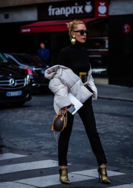 Sokak Tarzı, Sonbahar Kış 2019, Paris Moda Haftası, Fransa - 02 