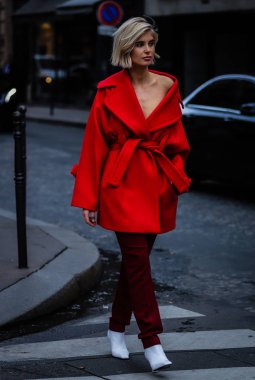 Sokak Tarzı, Sonbahar Kış 2019, Paris Moda Haftası, Fransa - 02 